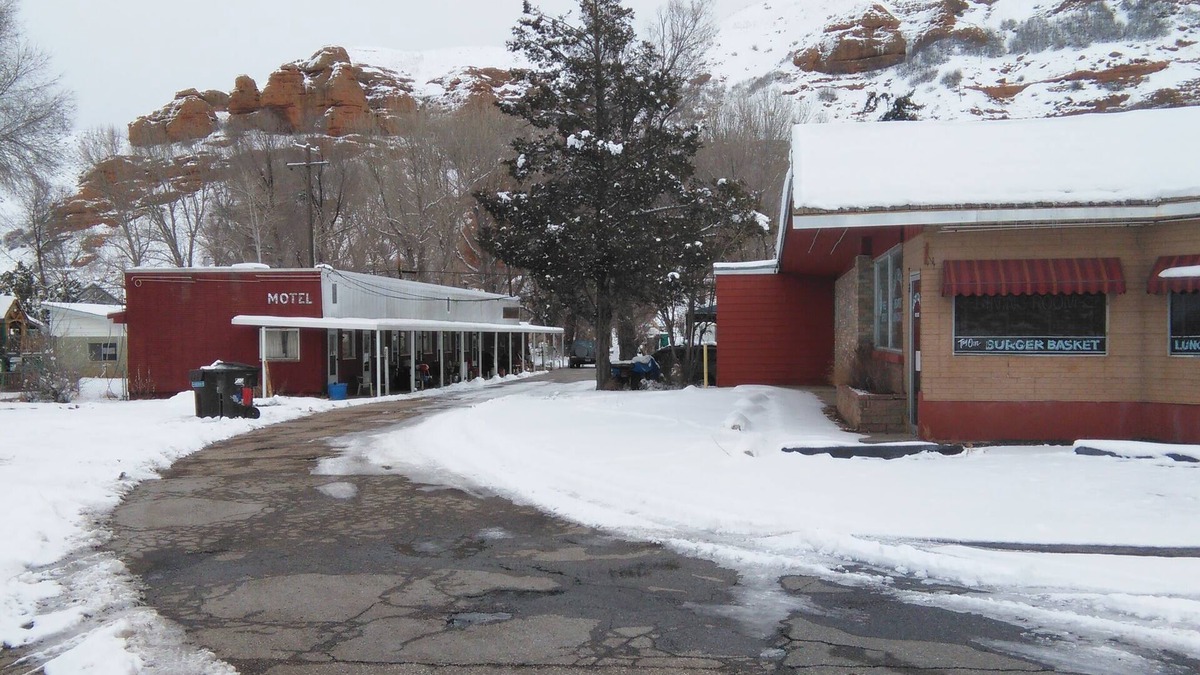 Coalville House | 1960's roadside motel in mountain country, Summit County, Utah near Park City