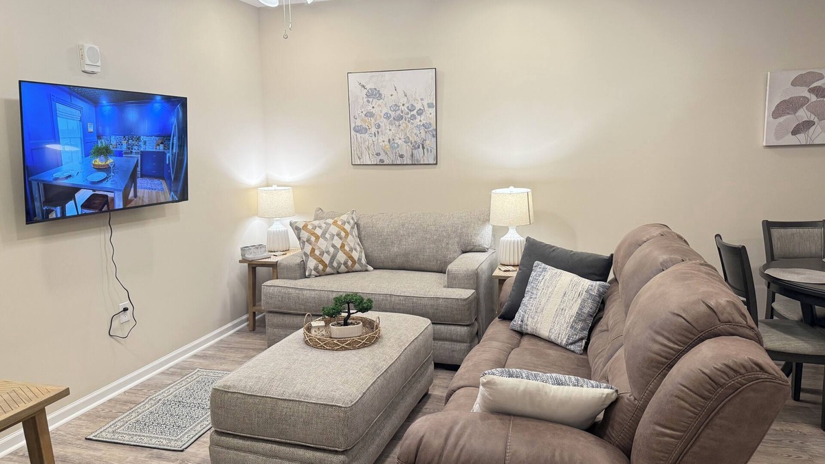 Huntsville Apartment | 1A luxury brand new apartment in hsv near aquatic center, hospitals and mall.