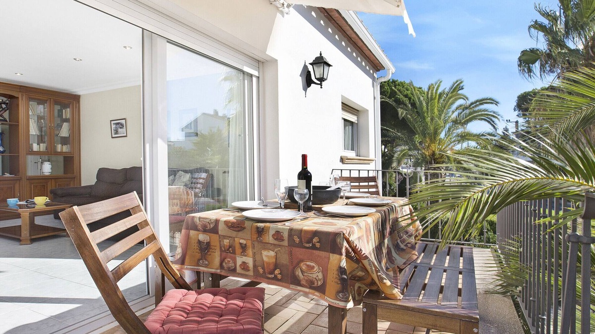 Calella de Palafrugell Villa | 1ALB 01 - Apartment for 6 people located in Calella de Palafrugell, just 350m from the beach