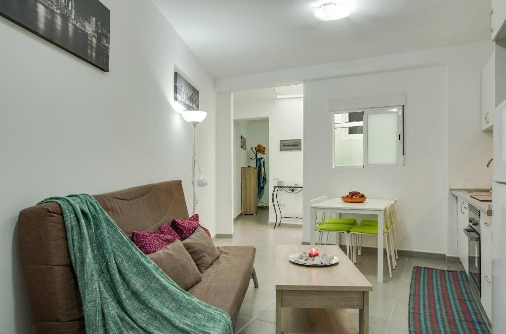 Vecindario Apartment | 1b Srv