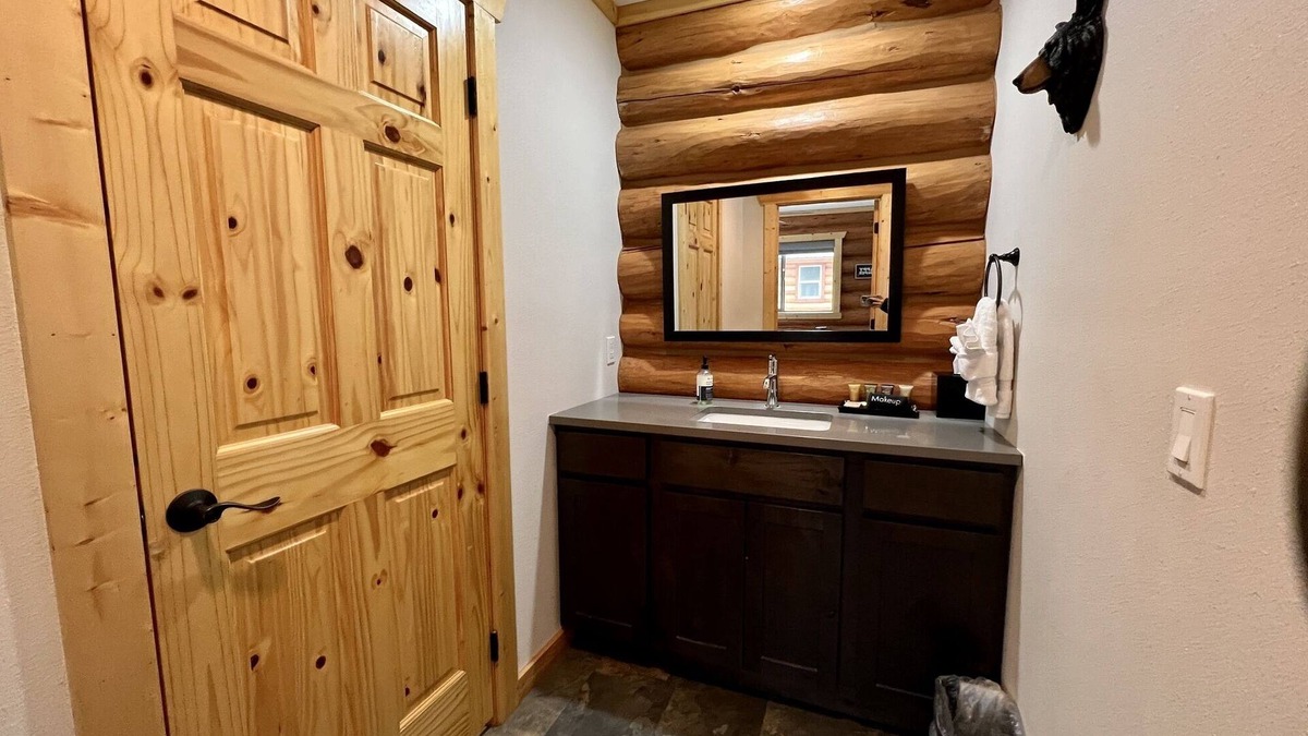 Bonners Ferry Cabin | 1BD, 1BA Full Kitchen, WiFi, TV, Sleeps 4