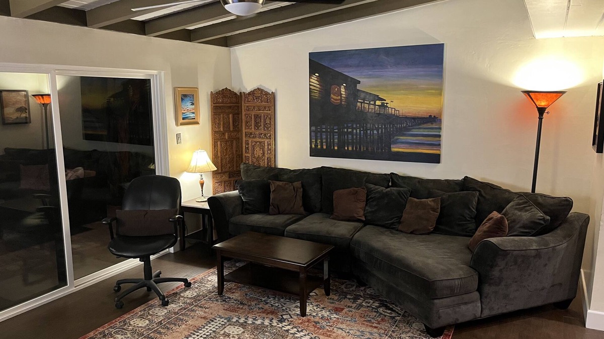 San Clemente Apartment | 1Bd 1Ba house, Hot Tub, private backyard patio, king bed, downtown w parking