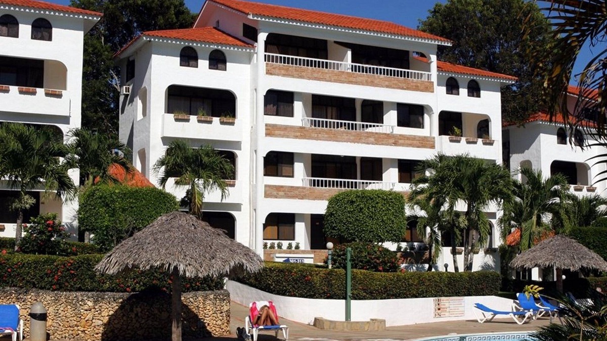 La Mulata Apartment | 1BD apt in tropical resort with pool/Wi-Fi/TV/parking/AC