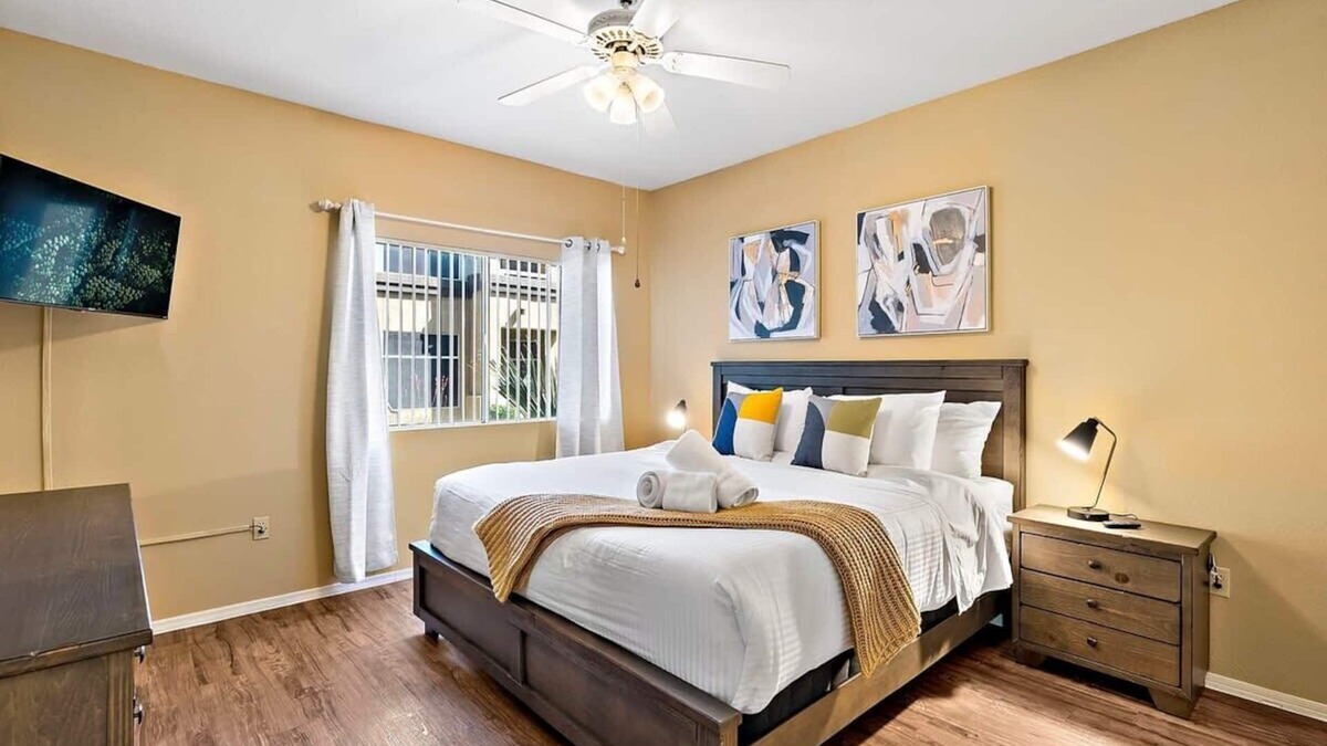Central Scottsdale Condo | 1BD, Resort Amenities, Scottsdale, Pool & Gym