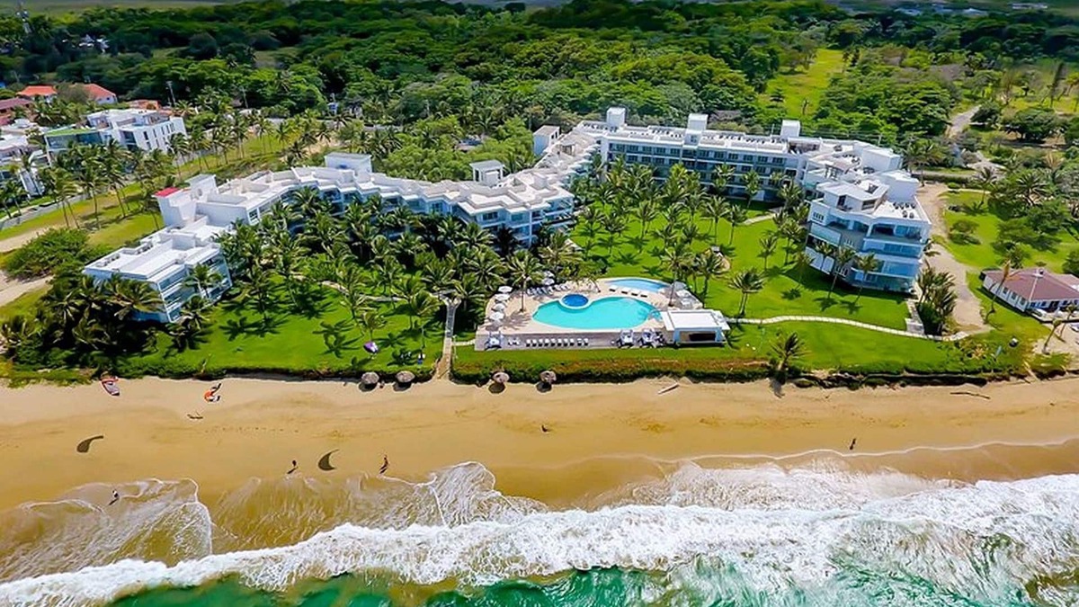 Cabarete Apartment | 1BD sea-views condo on sandy beach, in secure resort with pool!
