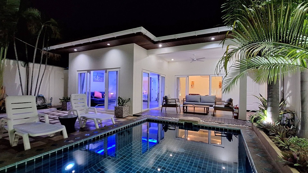 Pratumnak Hill Villa | 1BDR Private Pool Villa28, Majestic Residence