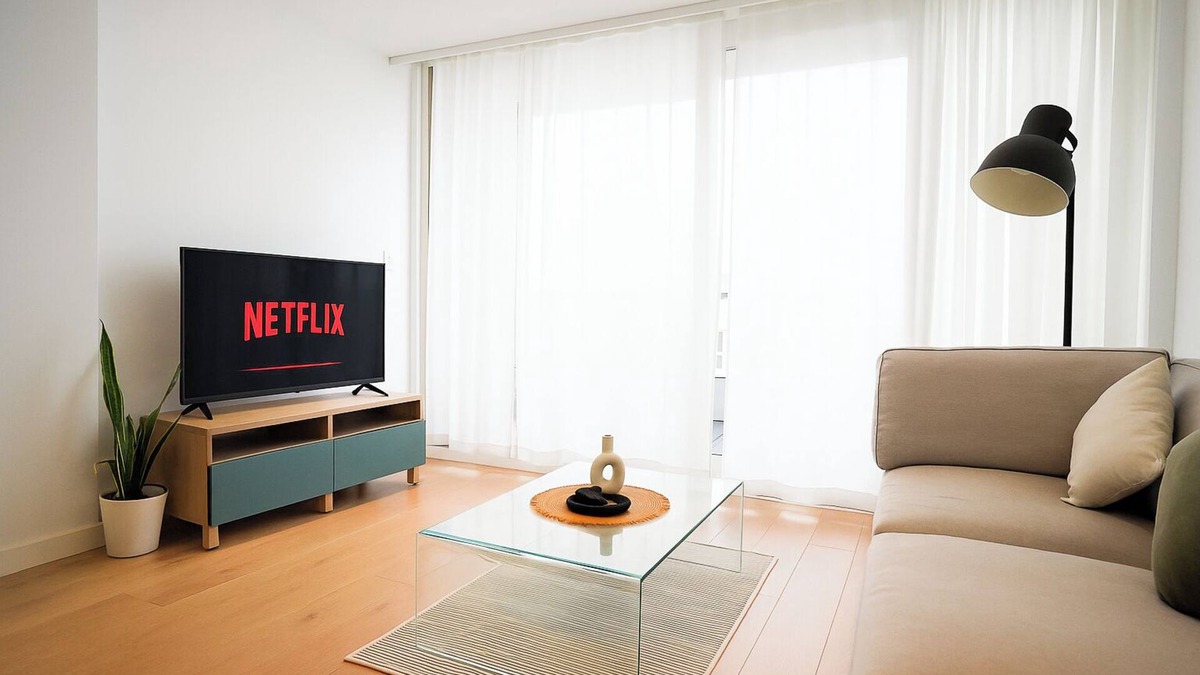 Waterloo Apartment | 1BED-1BATH-GYM-POOL-CENTRAL LOCATION-NETFLIX-SLEEPS 4 GUESTS