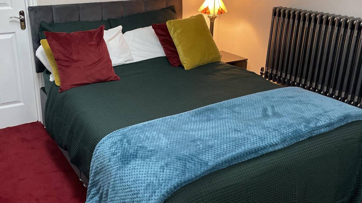 Wrotham Apartment | 1Bed Pet Friendly, WiFi, Parking - 40m to London