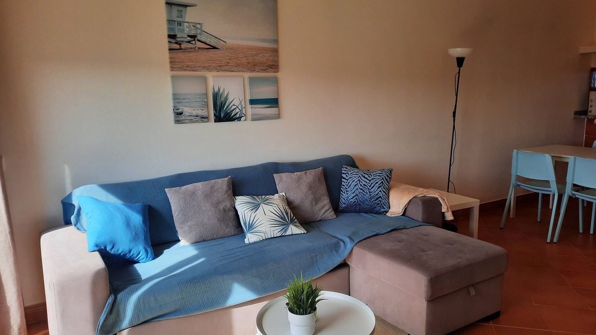 Lagos Apartment | 1Bedroom apartment w/pool and bbq 10minutes from Meia Praia Beach