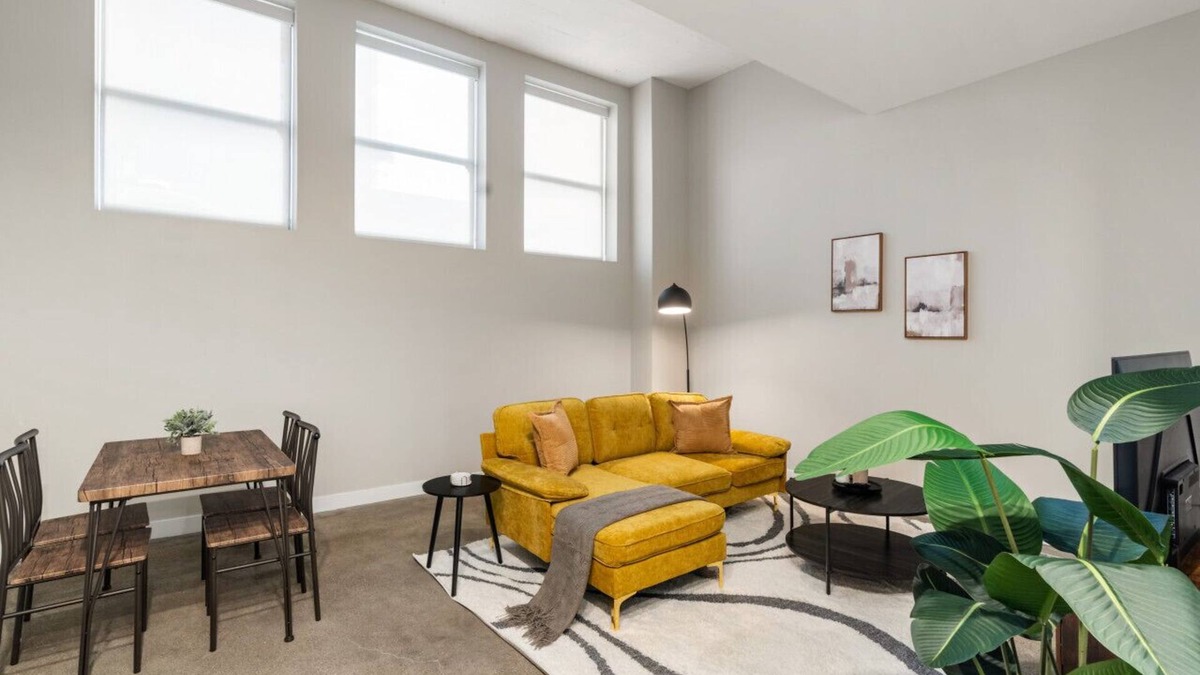 Downtown Cincinnati Apartment | 1Bedroom | Downtown | Gym & Coworking space + Wifi