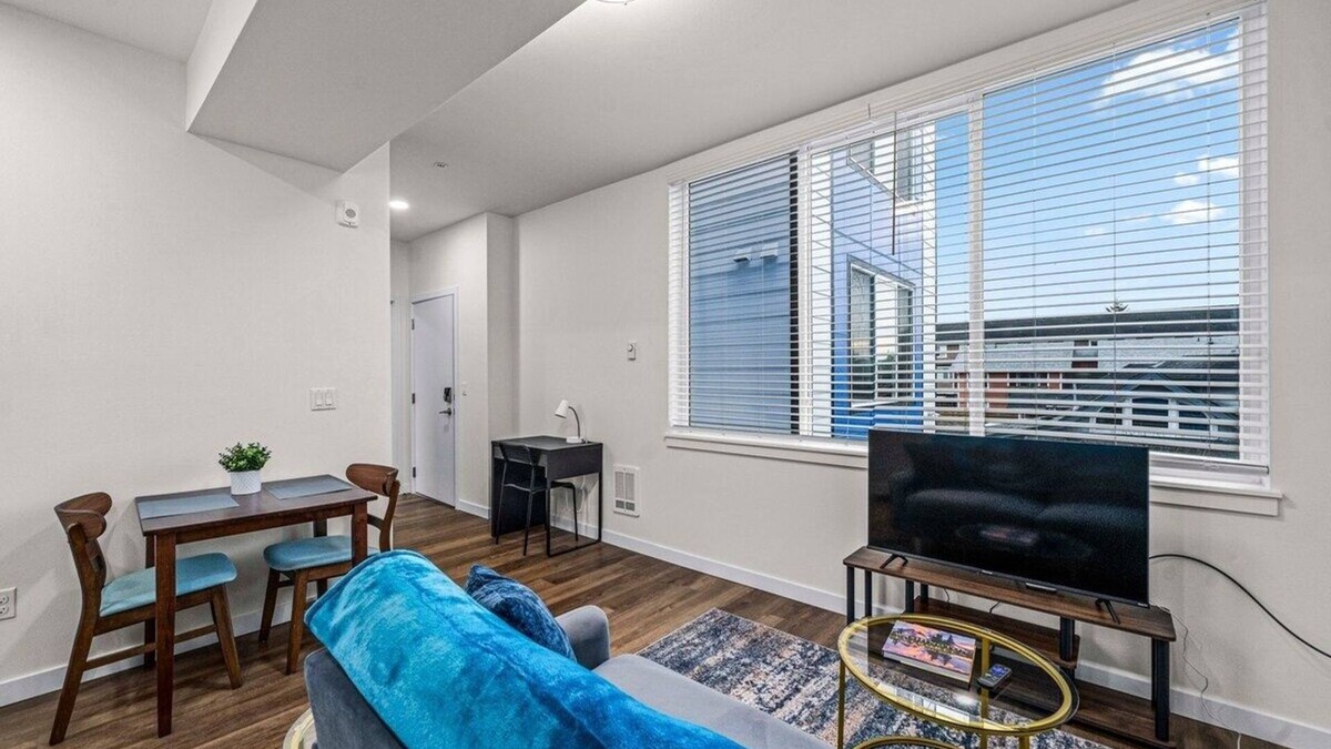 South Tacoma Apartment | 1BR/1BA Chic Apartment near Hospitals