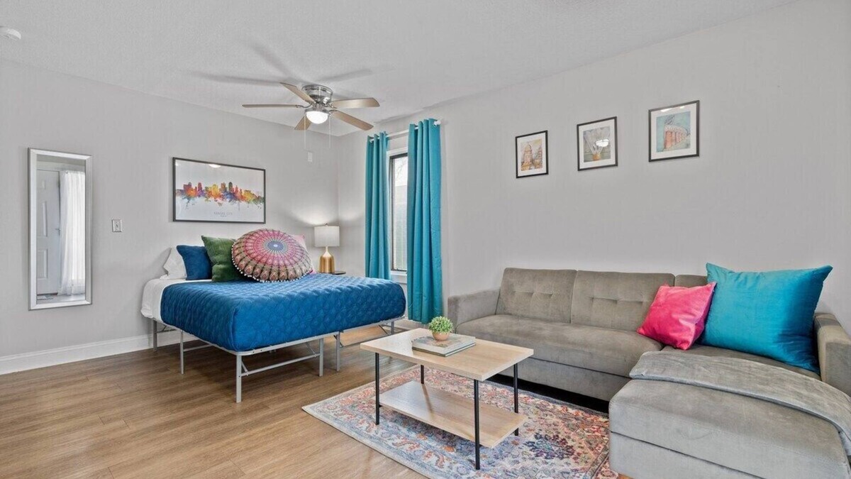 North Kansas City Apartment | 1BR/1BA Studio in NKC|Great Location+Walkable