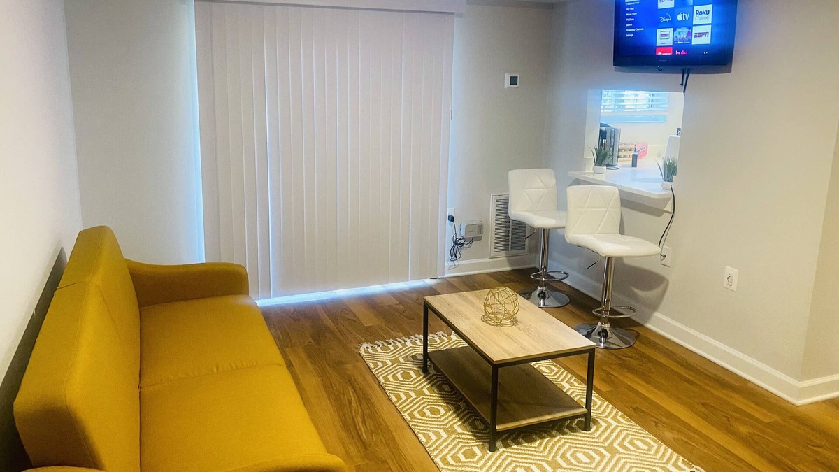 Seminary Hill Apartment | ☆1BR Apt in ♡ of Alexandria |Free Parking, Pool, Gym☆