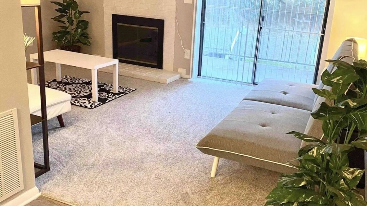 Lorton Apartment | ☆1BR Apt in ♡ of Lorton | Free Parking, Pool, Gym☆