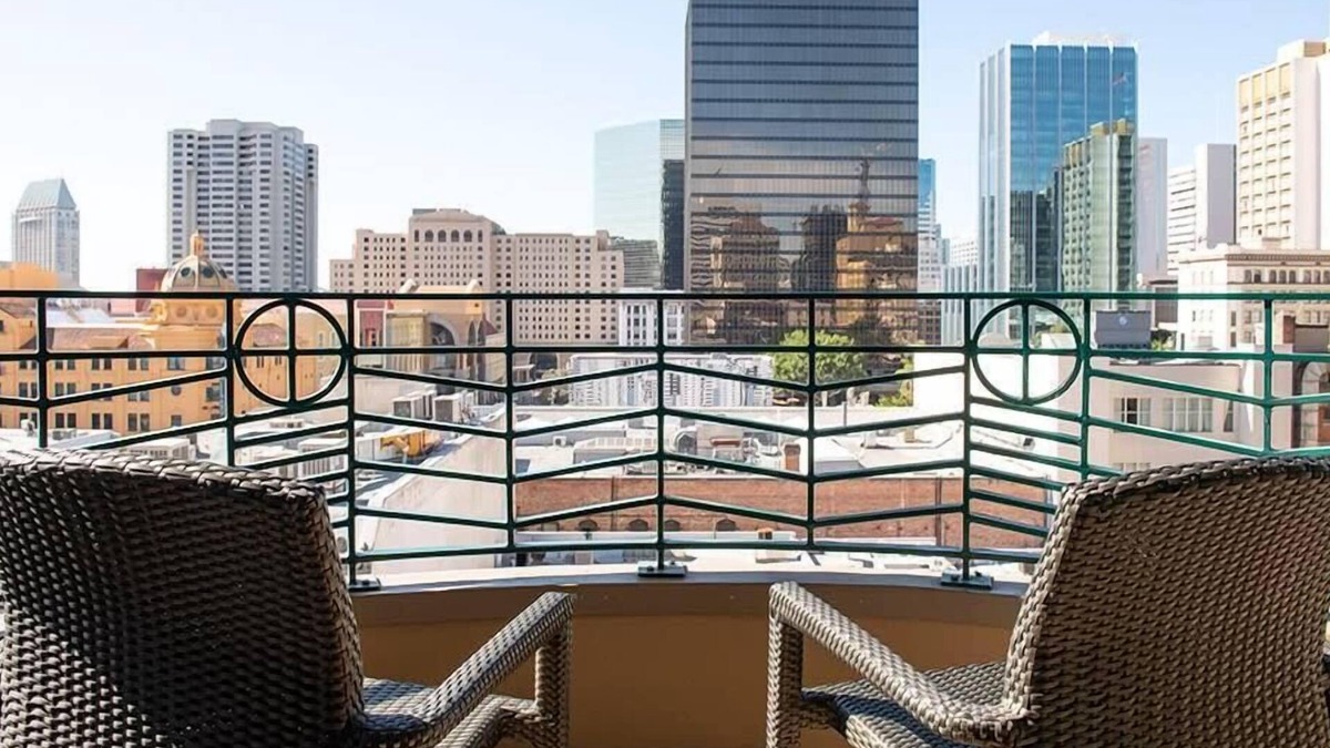 East Village Condo | 1br Condo Gaslamp Quarter & Theme Parks!