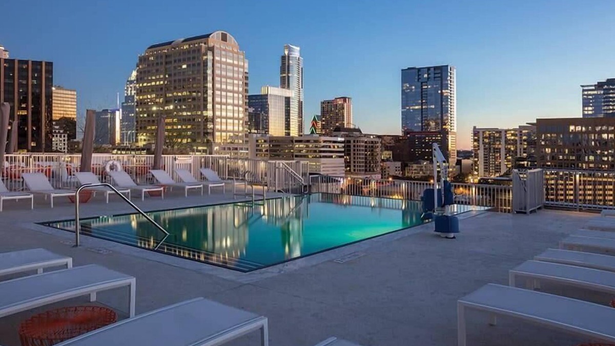 West End Condo | 1br Deluxe Unit Rooftop Pool Austin Skyline Views!