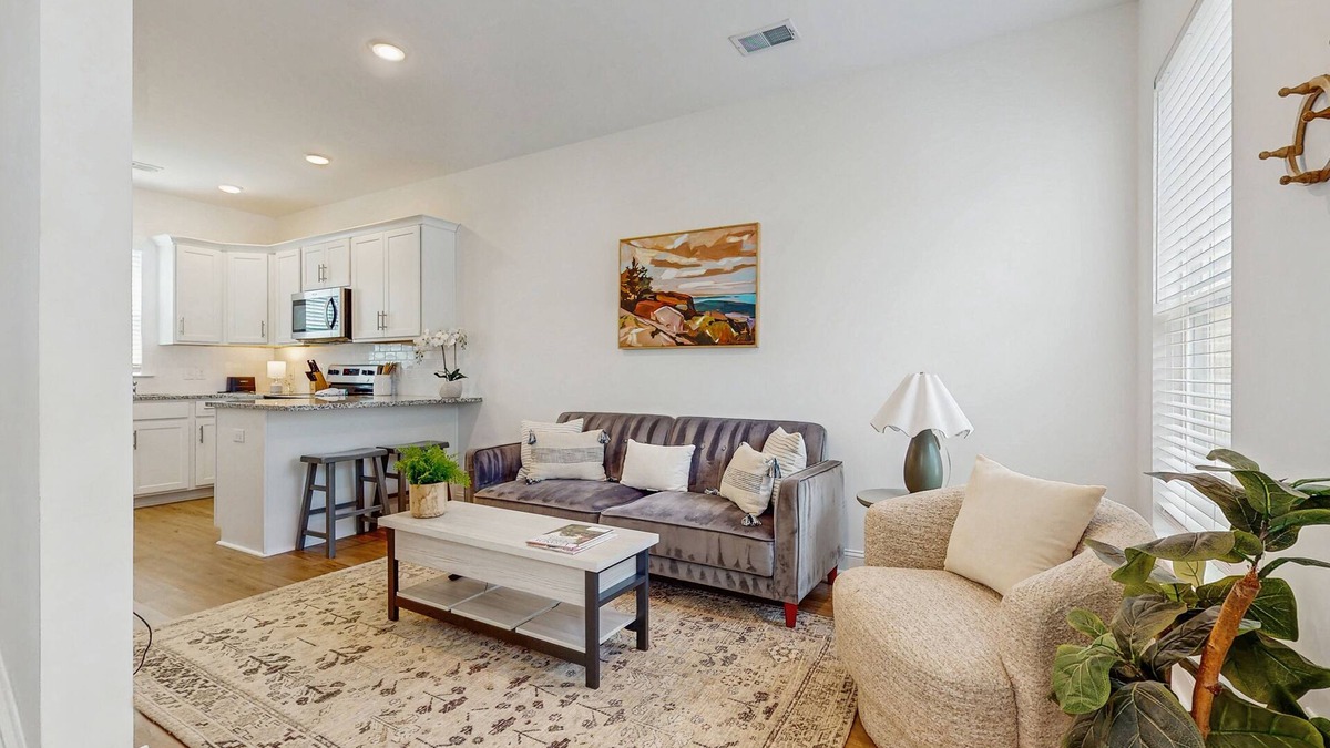 Goose Creek House | 1BR loft in Pet Friendly Resort w/pool & more