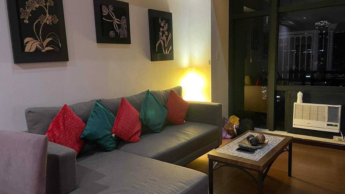 Downtown Condo | 1BR Loft Unit at The Gramercy, Makati up to 6 Pax