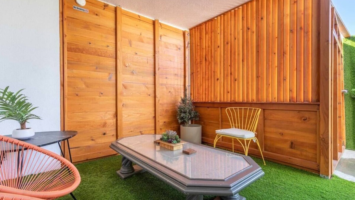 Ladera Heights Apartment | 1BR Mid-Century Apt w/Patio, Near LAX & Beach
