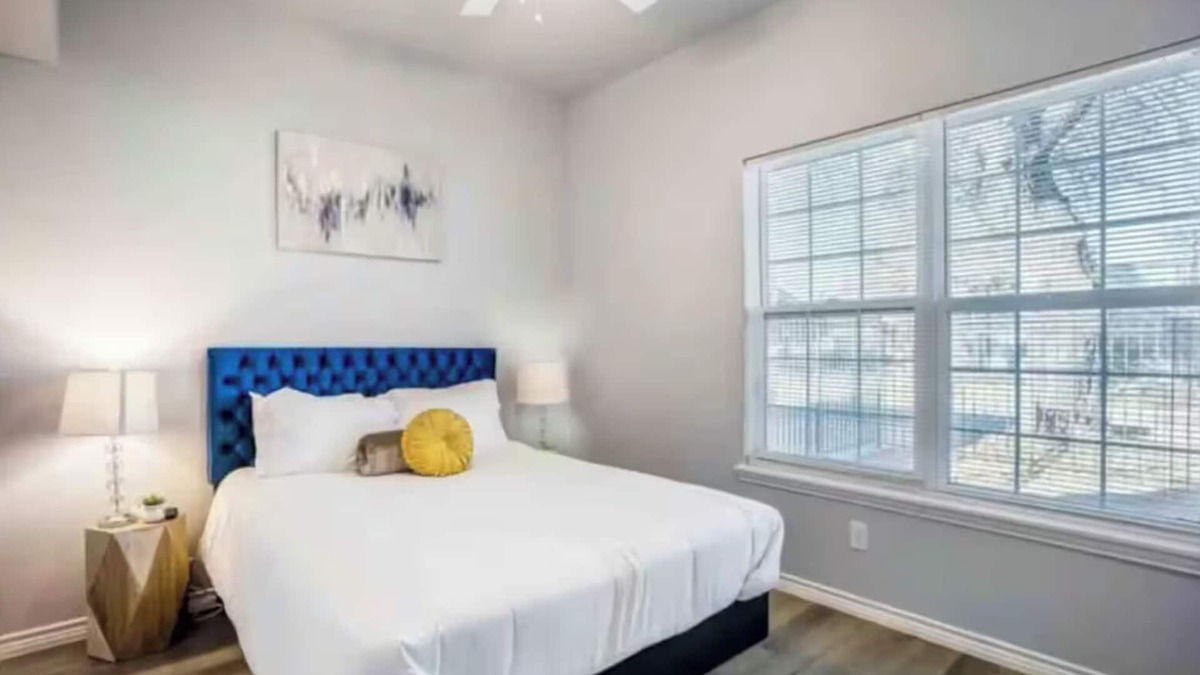 MacGregor Apartment | 1BR The Raven Flats! A Hermann Park! Med Center!