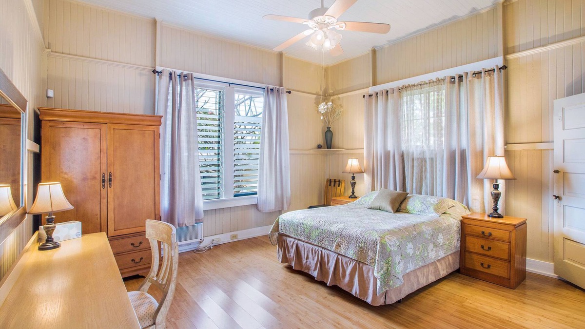Wailuku Cottage | 1BR Wailuku House; Renovated Plantation Home; Walk into Wailuku Town!