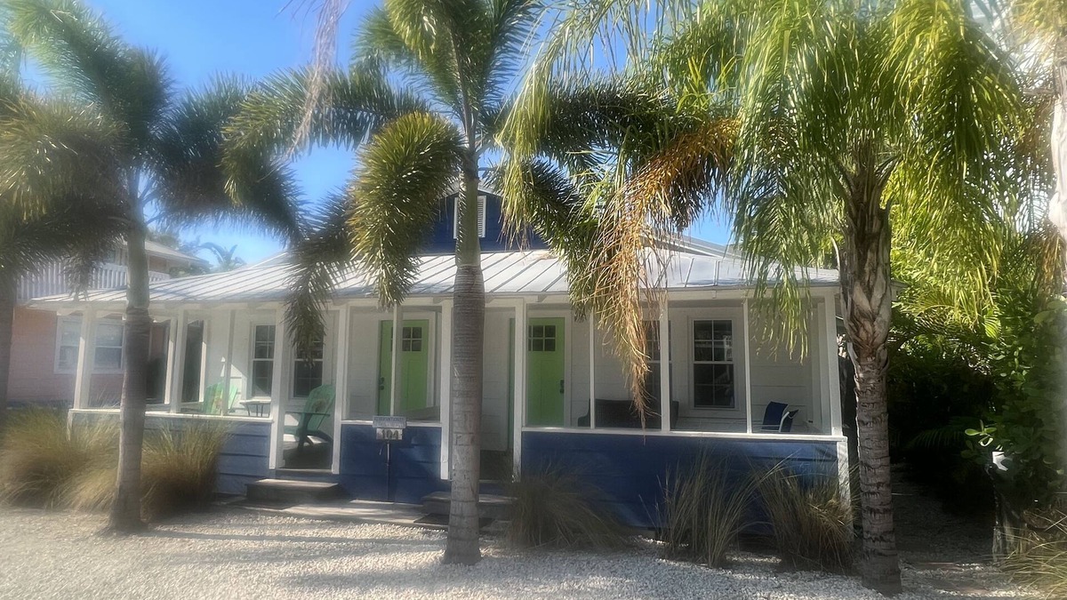 Bradenton Beach Cottage | 1BR West Unit of Beach to Bay Cottage.just 100 feet from Gulf Beach!