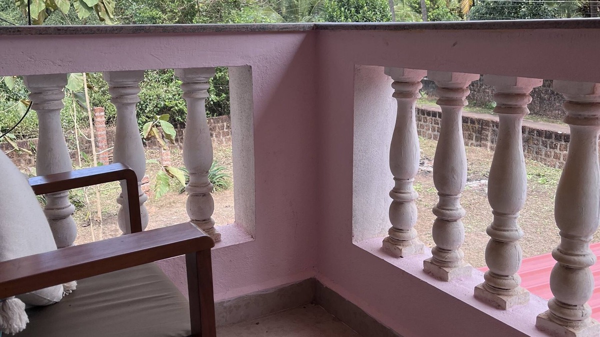 Agonda House | 1km from the beach, Family sized independent floor in a bungalow.