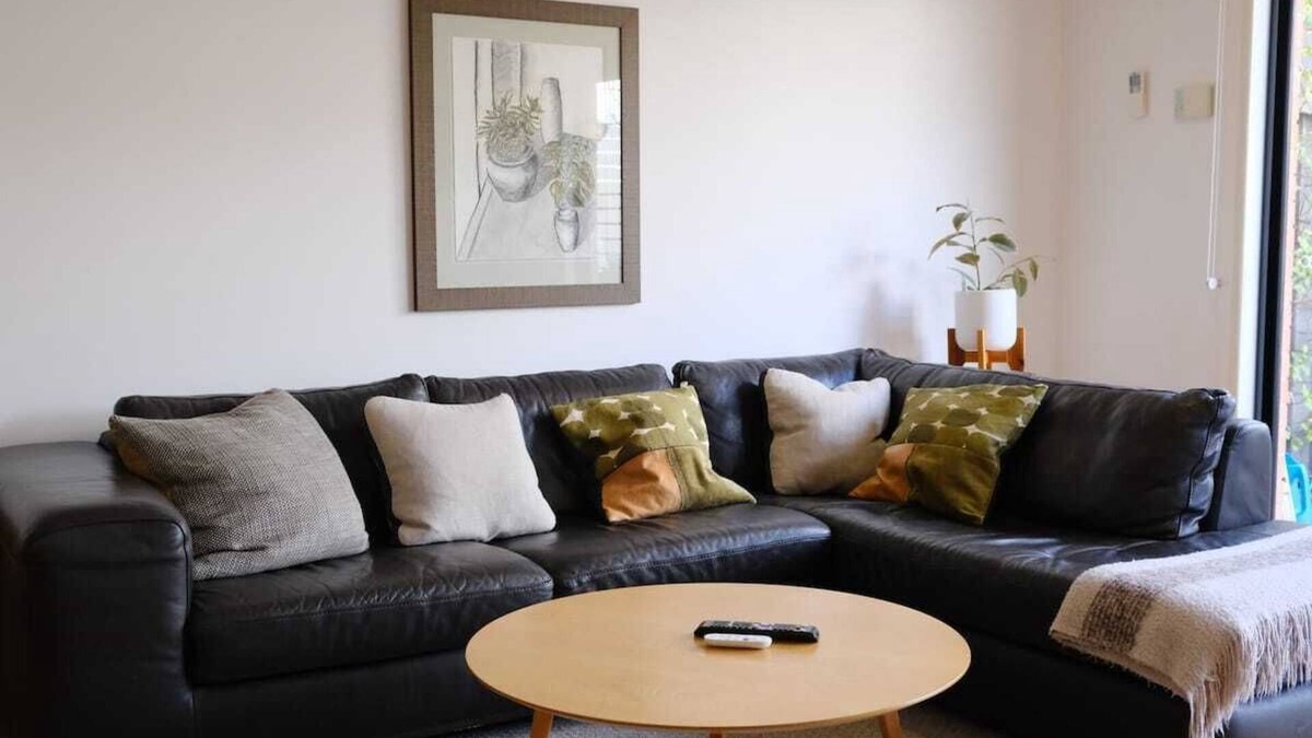 Rose Park House | 1km to City & The Parade | Carport+Patio+BBQ