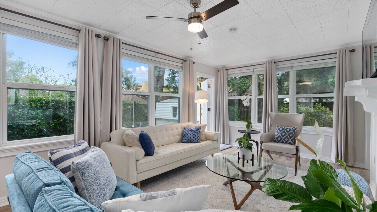 Lake Davis - Greenwood House | 1min from Downtown Orlando I 17min from Disney & Universal I Luxury Villa for 6