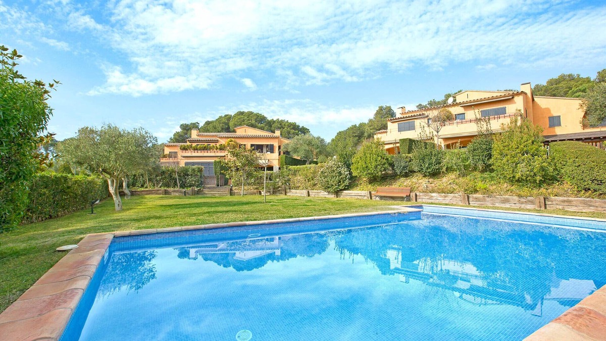 Llafranc Villa | 1PAST 02 - Magnificent house with communal pool located in Llafranc, only 450m from the beach.