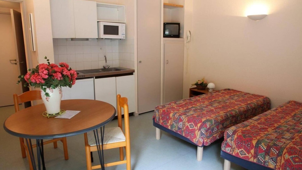 Aulus-les-Bains Apartment | 1st floor, view forest, fitness, swimming pool, parking, tv, 34m², Guzet