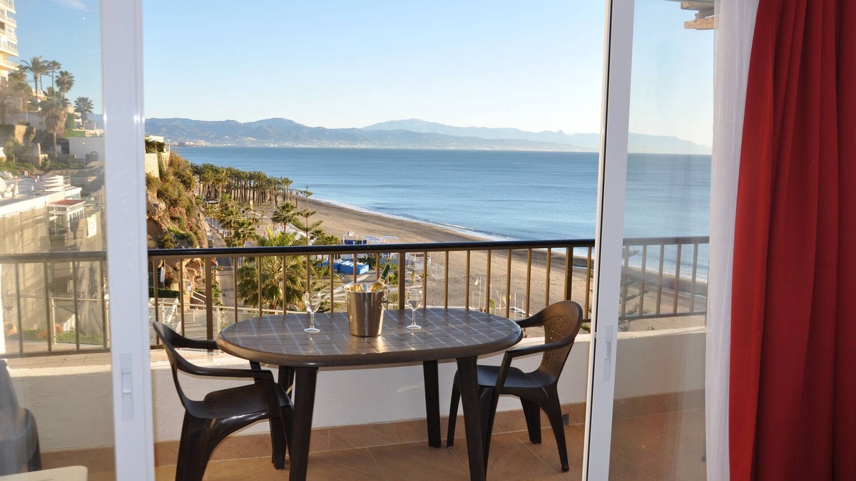 Torremolinos Apartment | 1st line apartment with sea view