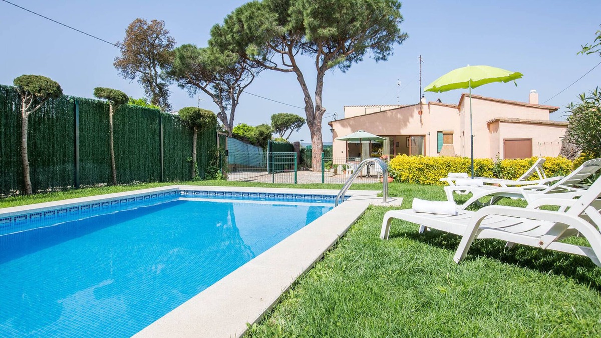 Begur Villa | 1TP 01 - Villa with pool and private garden located in Esclanyà, 3 km from the town center and 6 km from the beach