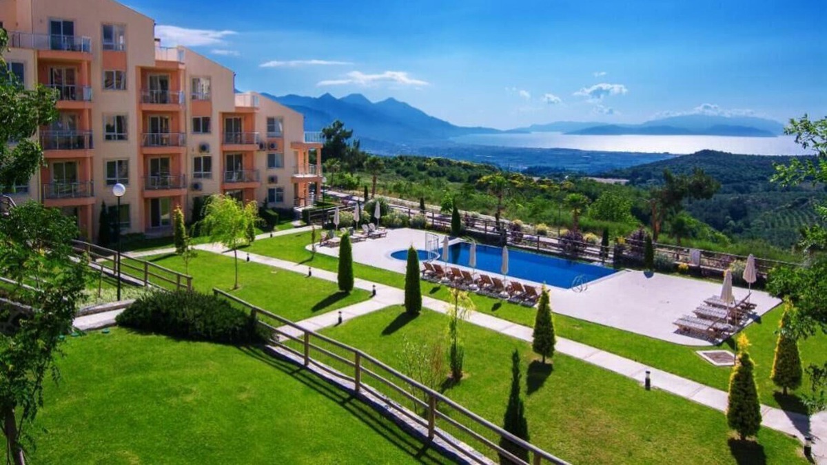 Soke House | 2+1 Flat with Communal Pool in Kusadasi-Awz143