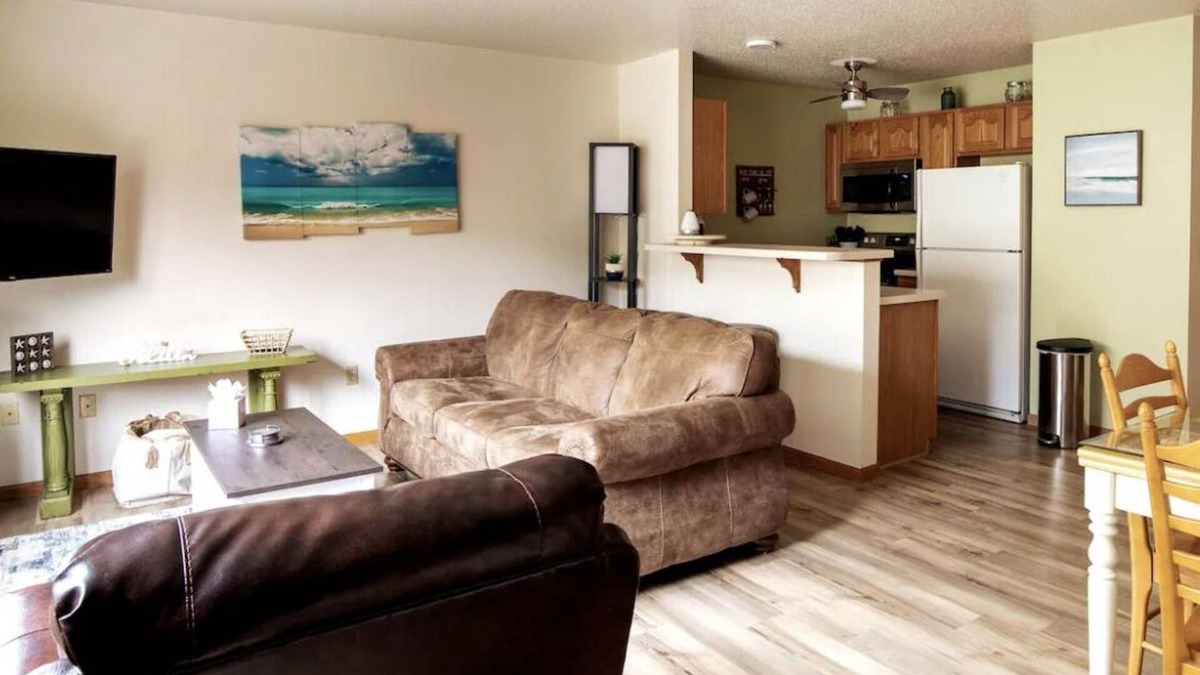 Downtown Kenosha House | 2/2.5 Lake Michigan Beachfront Pet Play Game Room