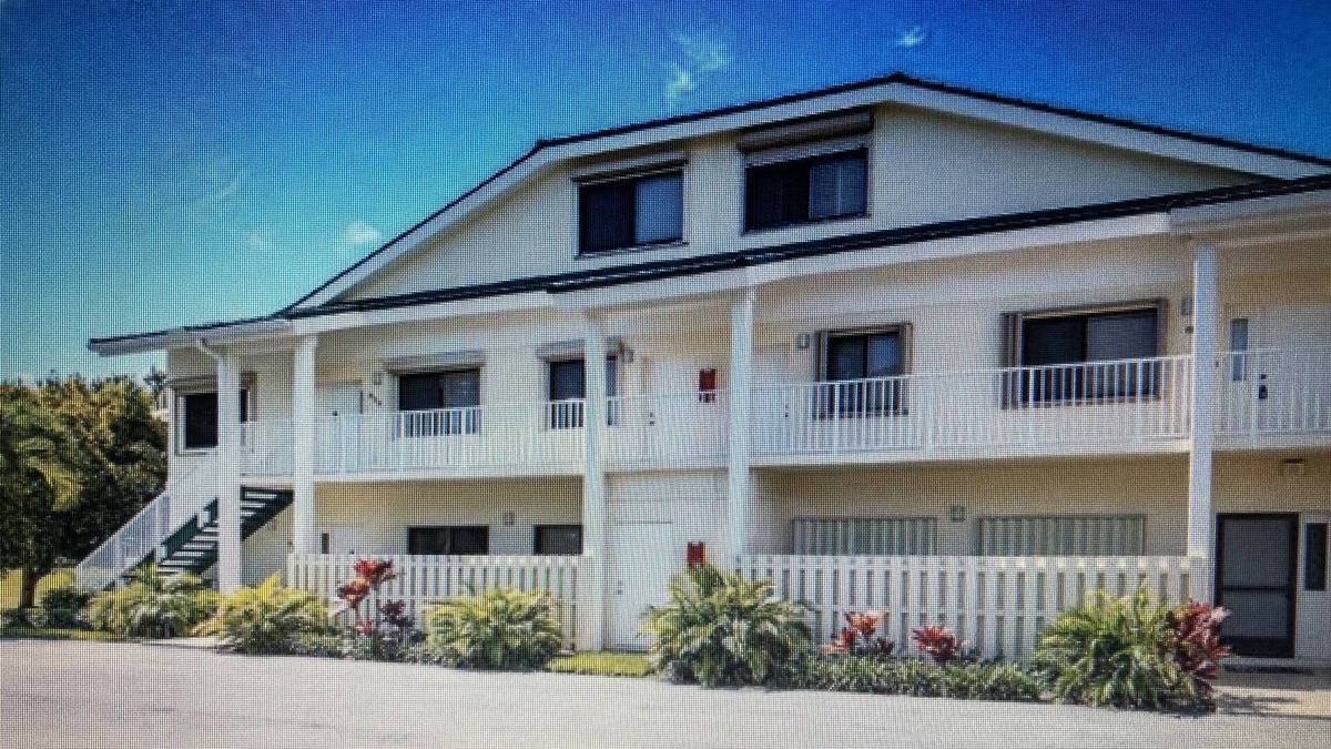Bella Vista Condo | 2/2 Condo 1-st floor,Carlin Park, 7-8 min walk distance to beach/ Atlantic Ocean