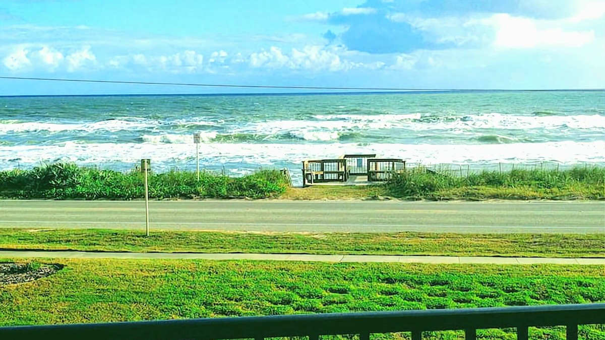 Ormond-by-the-Sea Condo | 2/2 Direct Oceanfront w/Oversized Balcony/WIFI/Pool/Quiet Area