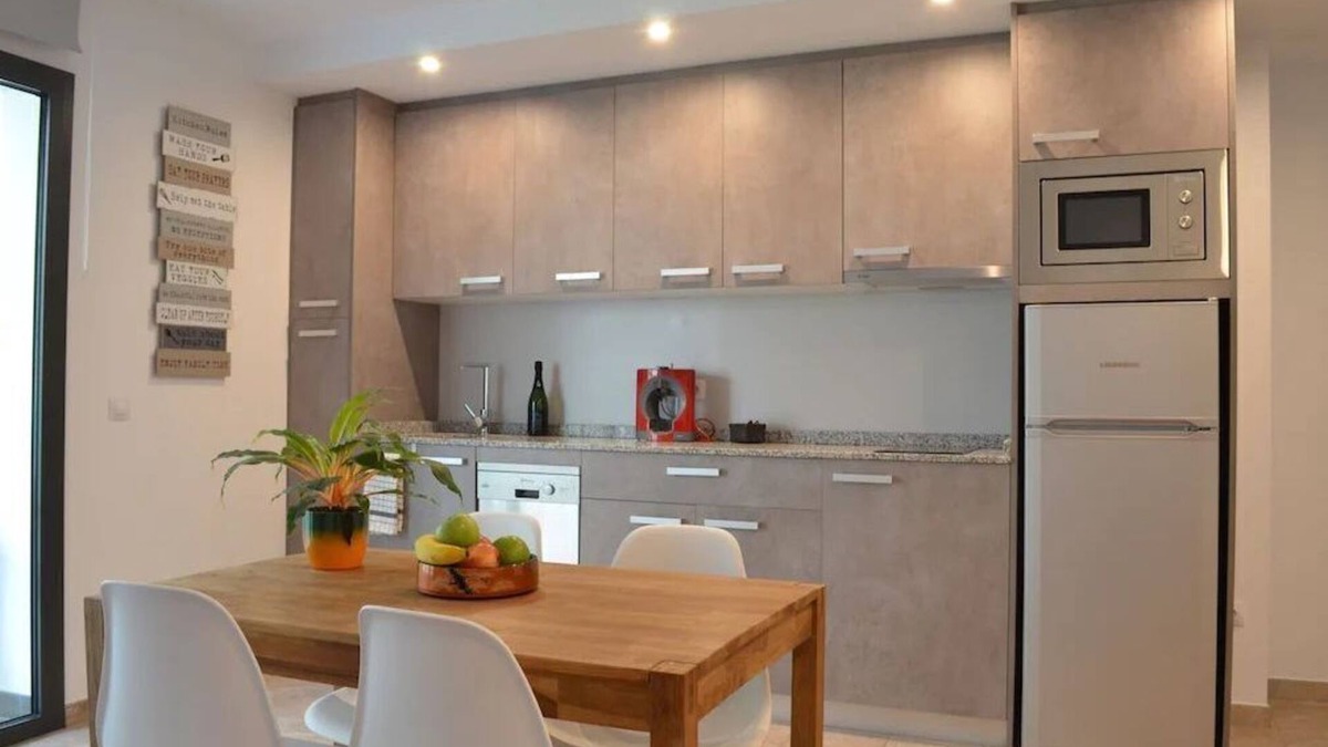 Roses Town Center Apartment | 2.2 NEW in center ROSES with WI-FI, AC and TV sat at 60 m MAR