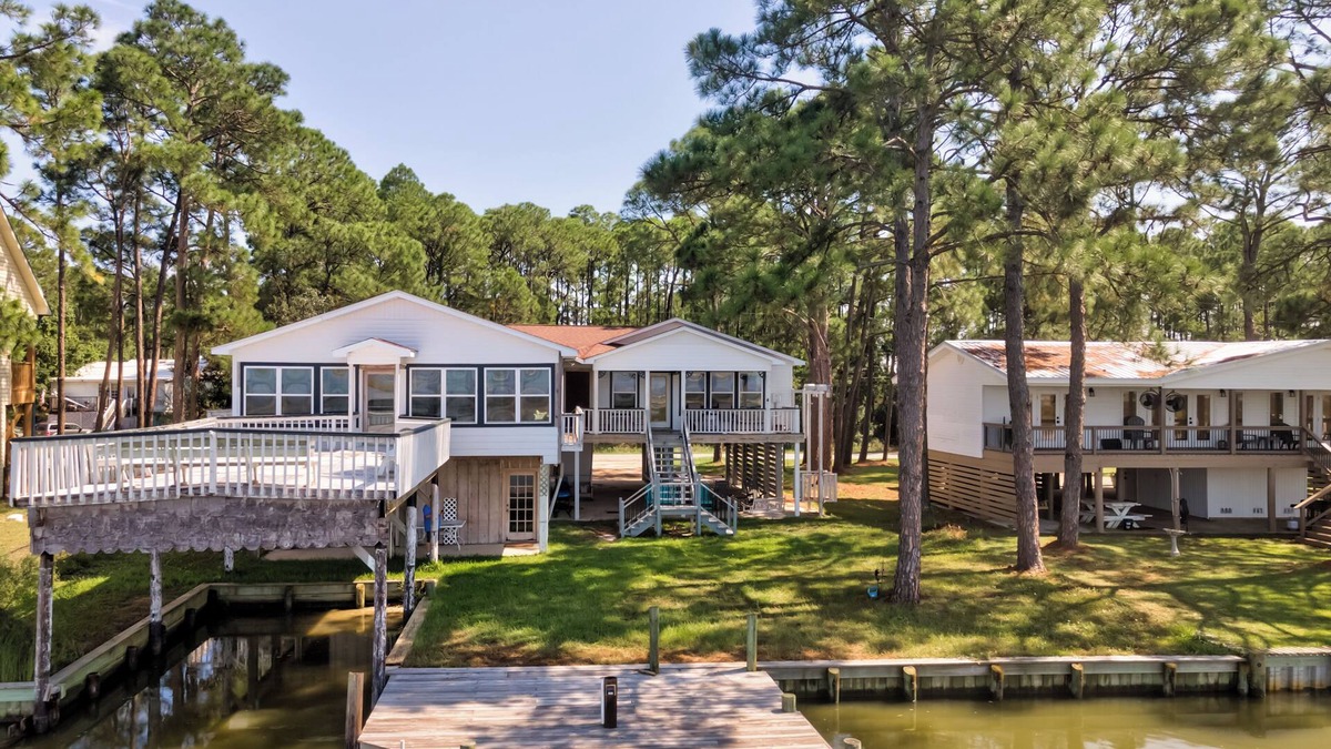 Dauphin Island House | 2/2 Pet-friendly Bayside Retreat - Happy Lee Ever After