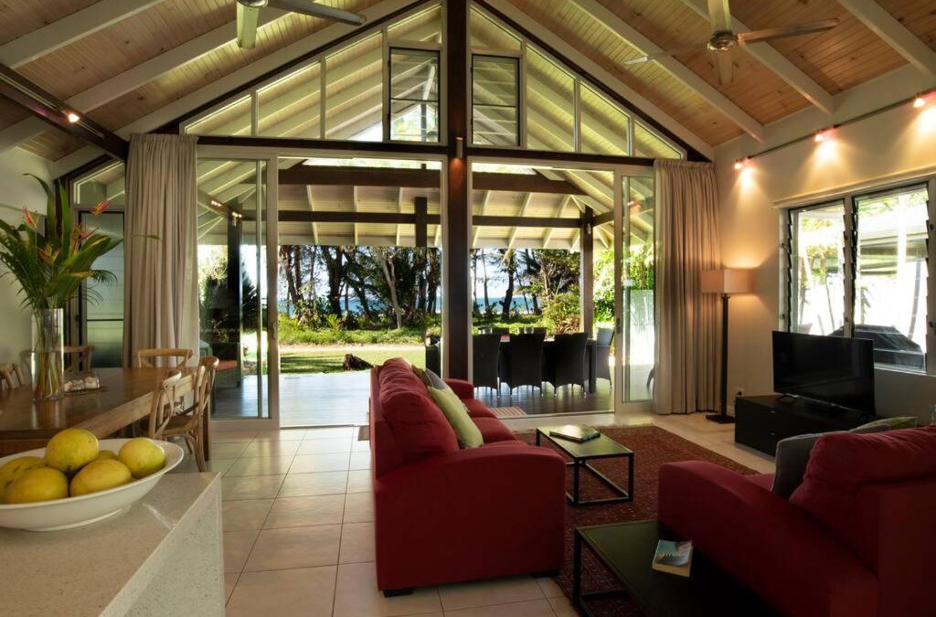 Mission Beach Apartment | 2/24 Donkin - Luxury - Absolute Beachfront