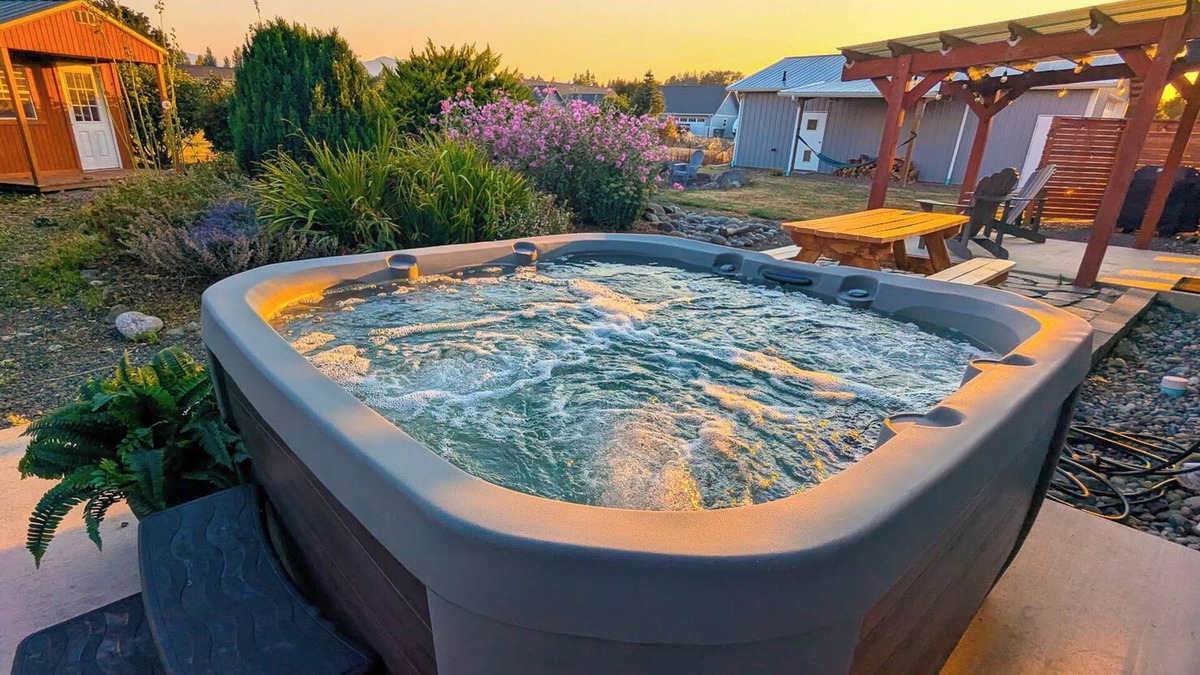 Sequim House | 2.5 Acre Retreat with Breathtaking Mountain Views. New Hot Tub! Walk to Beach!