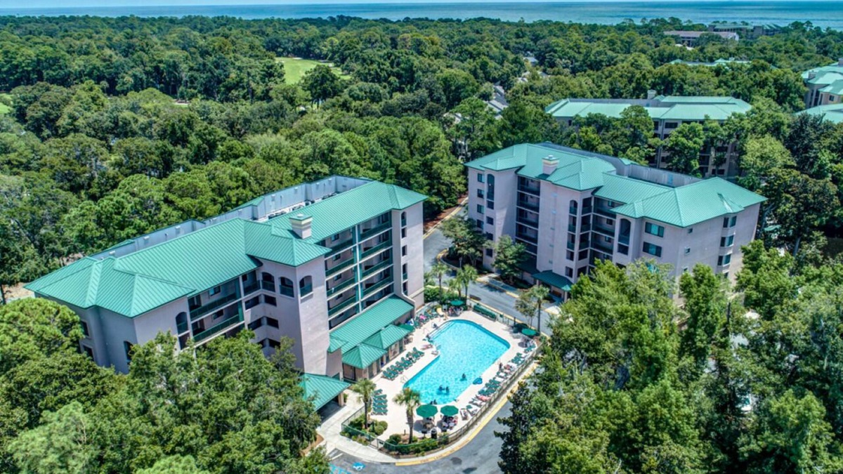 Mundelein Hotel | 2 Affordable Units Near Vernon Hills and Shopping Center | Pets are Allowed