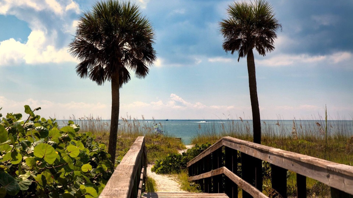 Indian Shores Hotel | 2 Awesome Units for Group Travel, Kitchen, Beach, Pool, Outlet Shopping