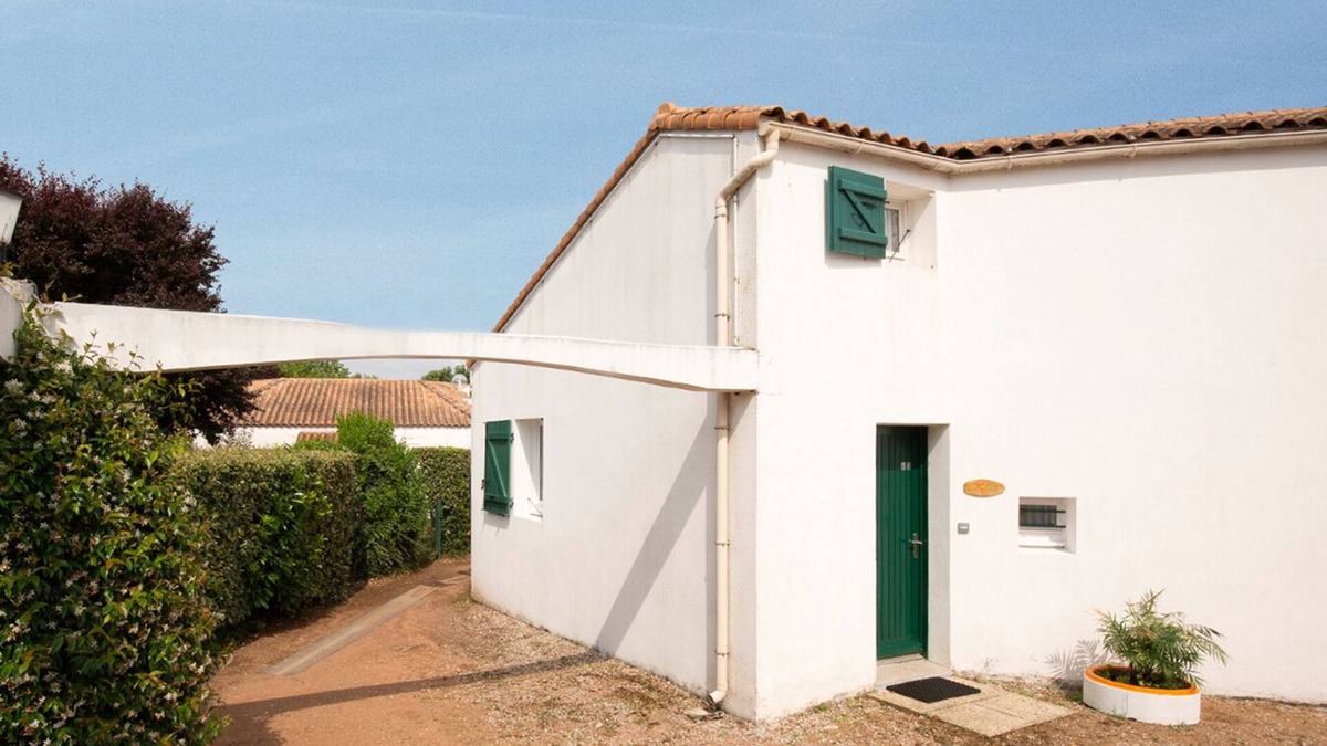 Longeville-sur-Mer Condo | 2 Bedroom Condo in Longeville-sur-Mer (Le Bouil)