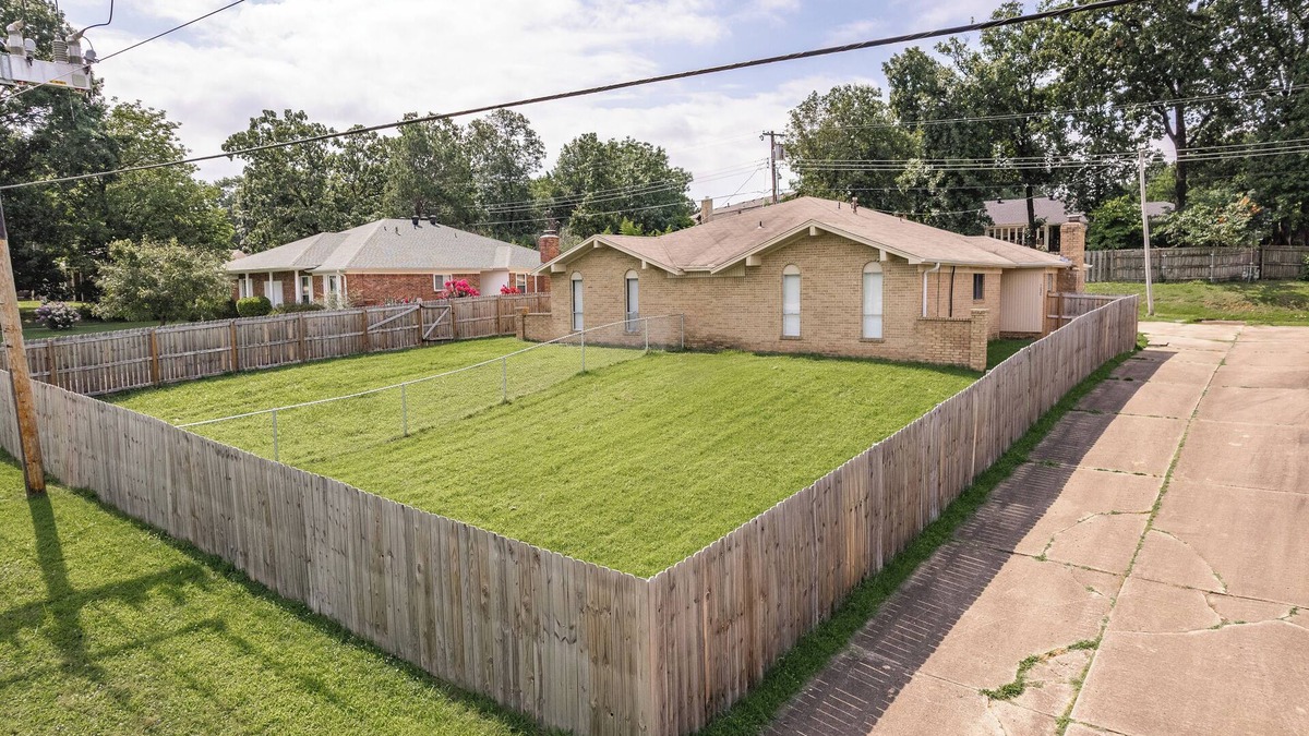 Fort Smith Apartment | 2-bd, 2-ba apartment in a prime location of Fort Smith. WiFi, AC, TV, and more.