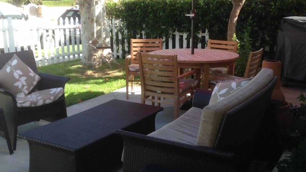 Corona del Mar Cottage | 2 Bd LOVELY COZY COTTAGE-Steps to beach and village 4 shopping and restaurants