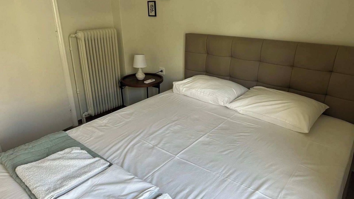 Pangrati Apartment | 2 Bd Modern Apt with Balcony in Pagrati