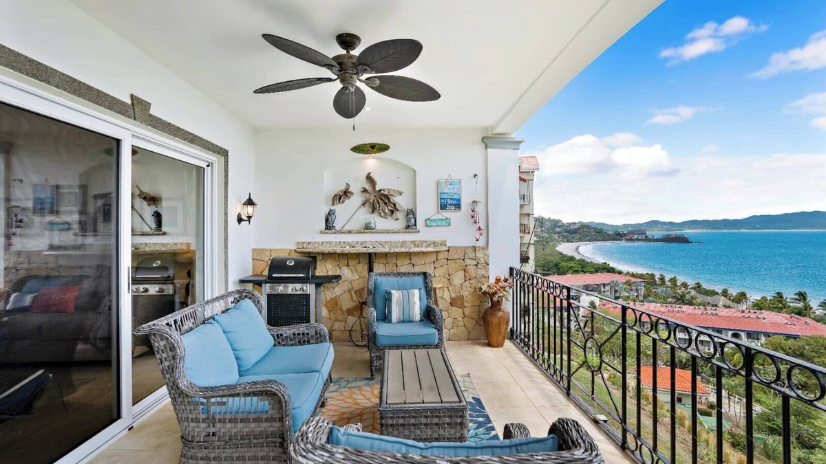 Playa Flamingo Apartment | 2-BD Ocean-View Condo with Pool, Walk to Beach