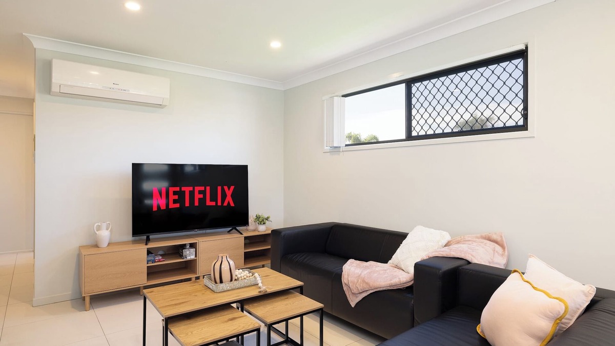 Rocklea Apartment | 2 Bdr Apt! Garage! Clean! GST Credits! 120D2