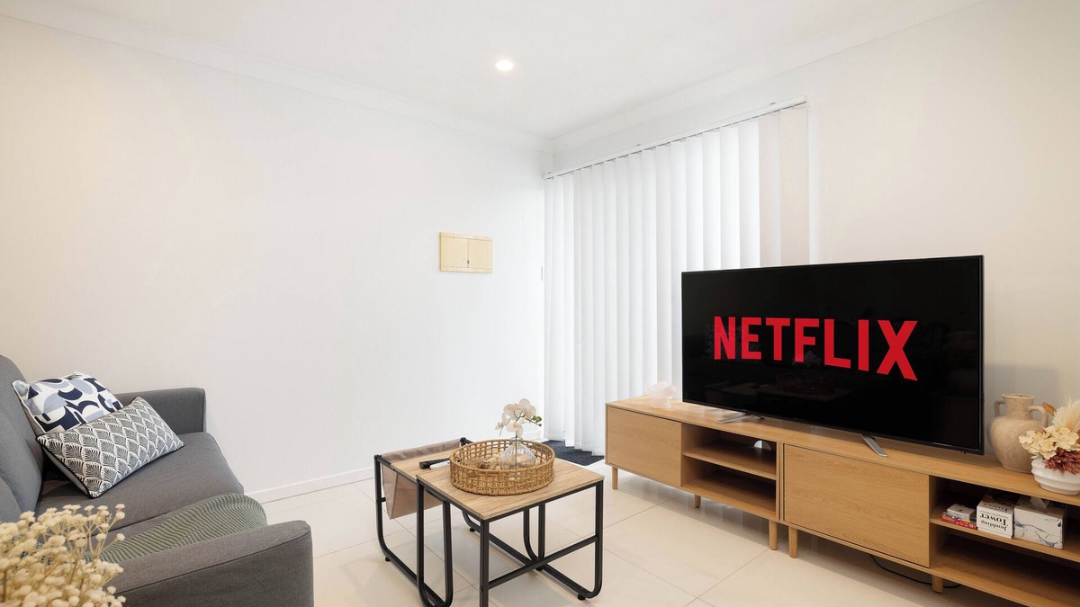 Rocklea Apartment | 2 Bdr Apt! Garage! Clean! GST Credits! 216D2
